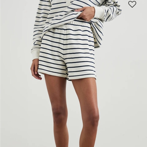 Rails Joan Sweatshirt and Jane shorts - Picture 2 of 8